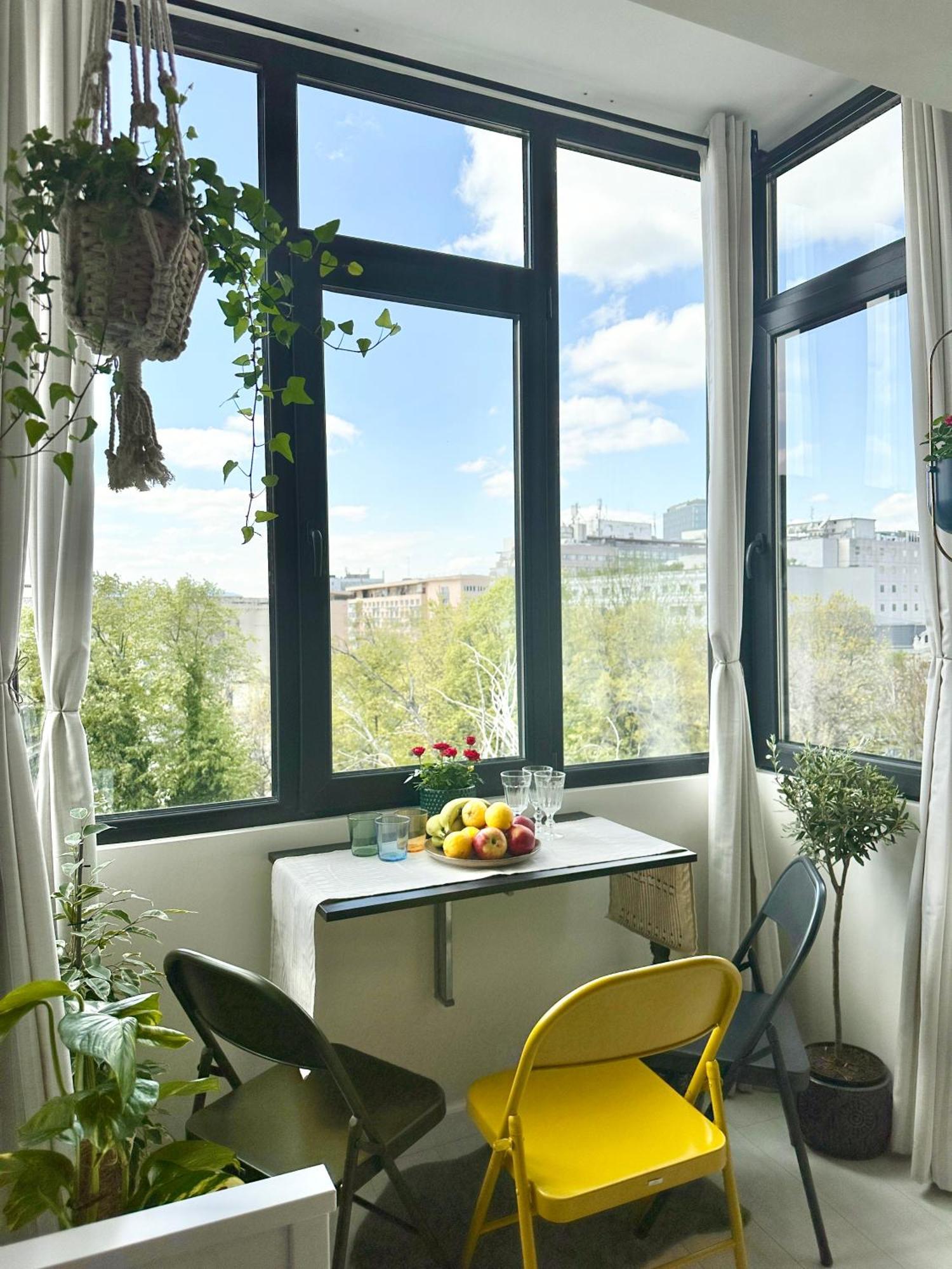 Harmony - Elegant Escape Near Ateneu Apartment